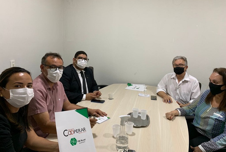 Prefeito de Santa Helena comemora edital de licitação de passagem molhada para o município