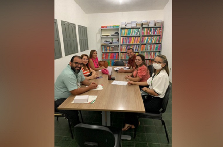 João Cleber se reúne com diretor geral do IFPB Cajazeiras e garante transporte para estudantes de Santa Helena