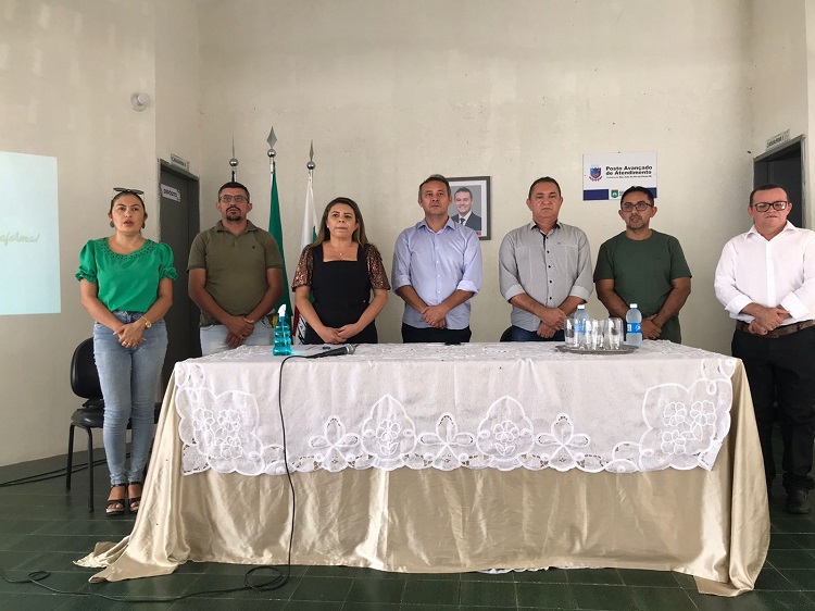 Prefeitura de Santa Helena realiza 2ª Jornada Pedagógica e distribui kits escolares na volta às aulas